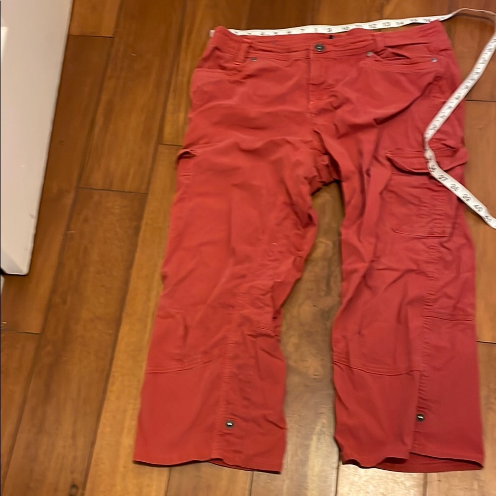 Kuhl short cargo, cotton/nylon. Can be cut down into shorts.